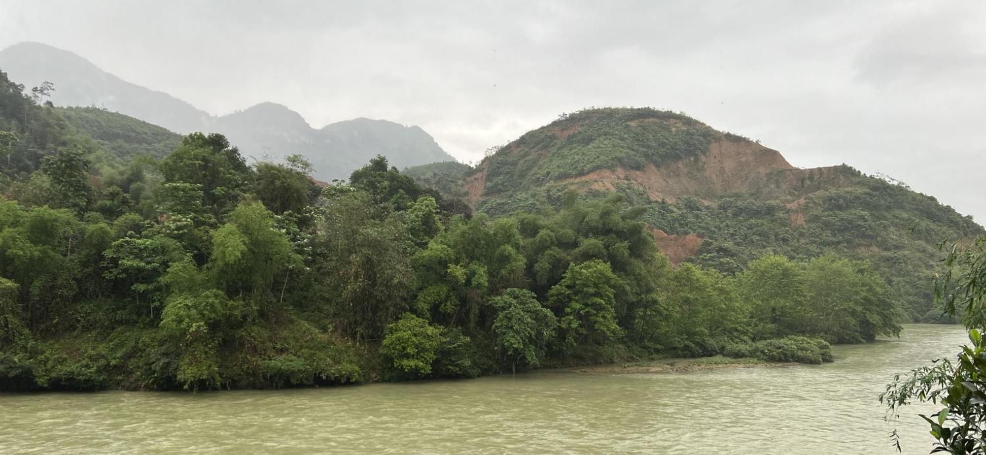 Linh Huong Riverside Homestay And Travel Lang Lap Exterior photo